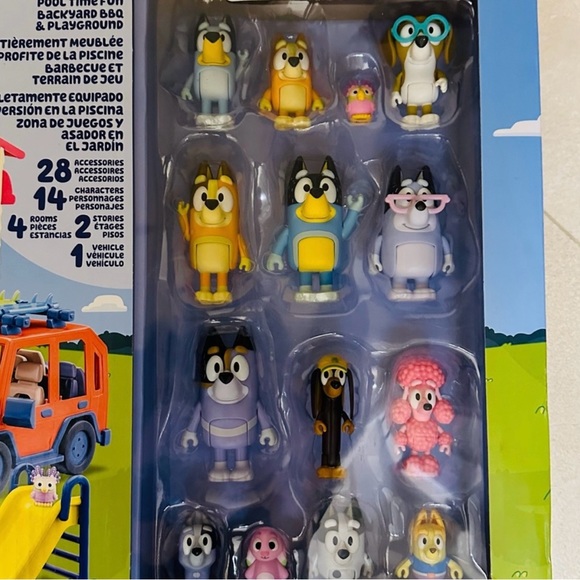 Bluey's Ultimate Mega Set 40+ Pieces, 14 Characters House Pool Playground - Picture 3 of 5